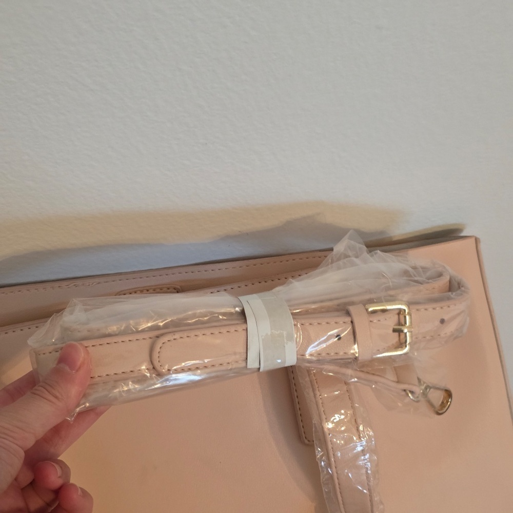 Lionel Michelle Vegan Leather Tote Bag - Cream - Picture 12 of 13